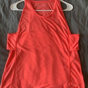 Under armour tank